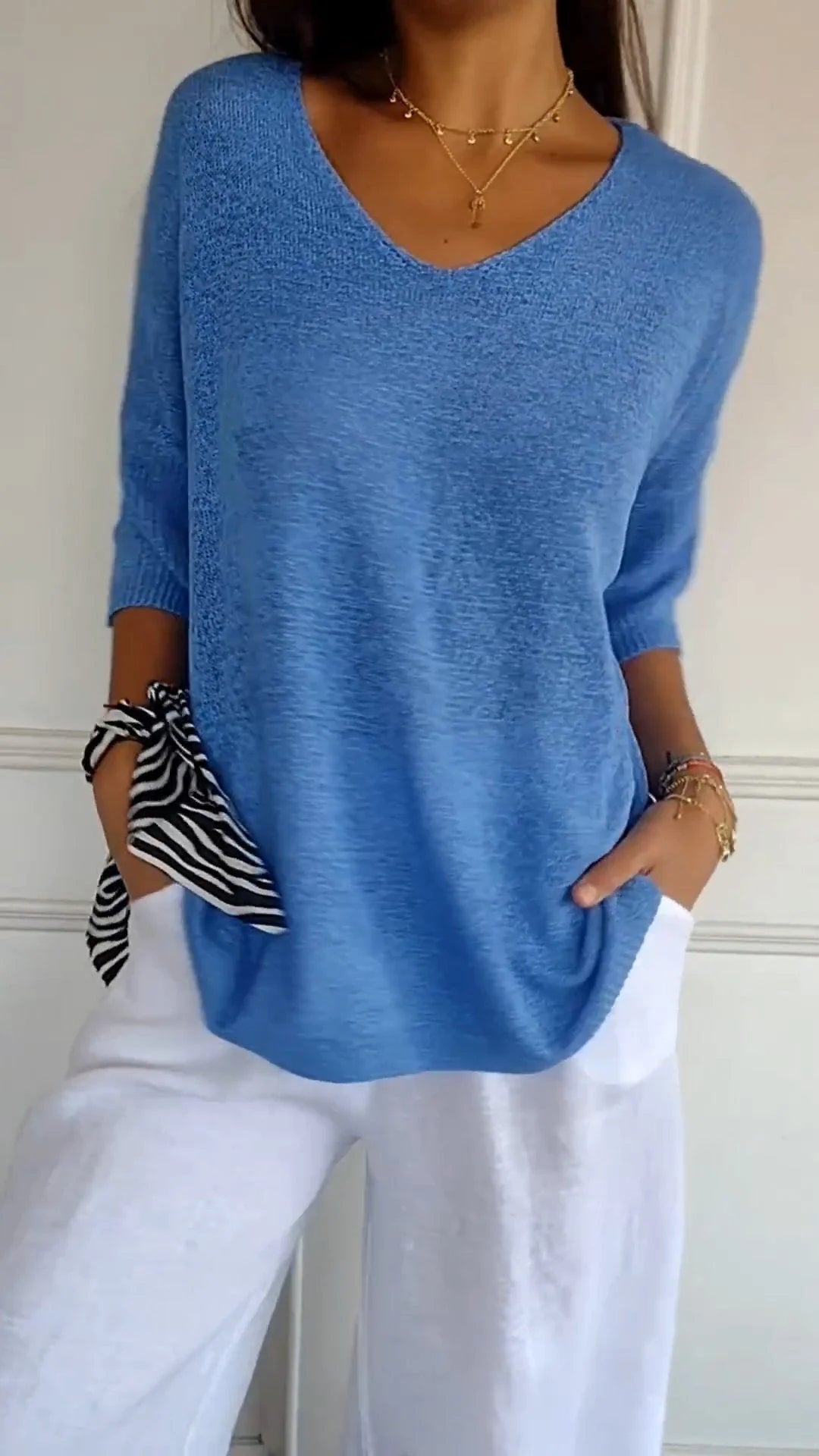 Jill - Women's V-Neck Knit Top