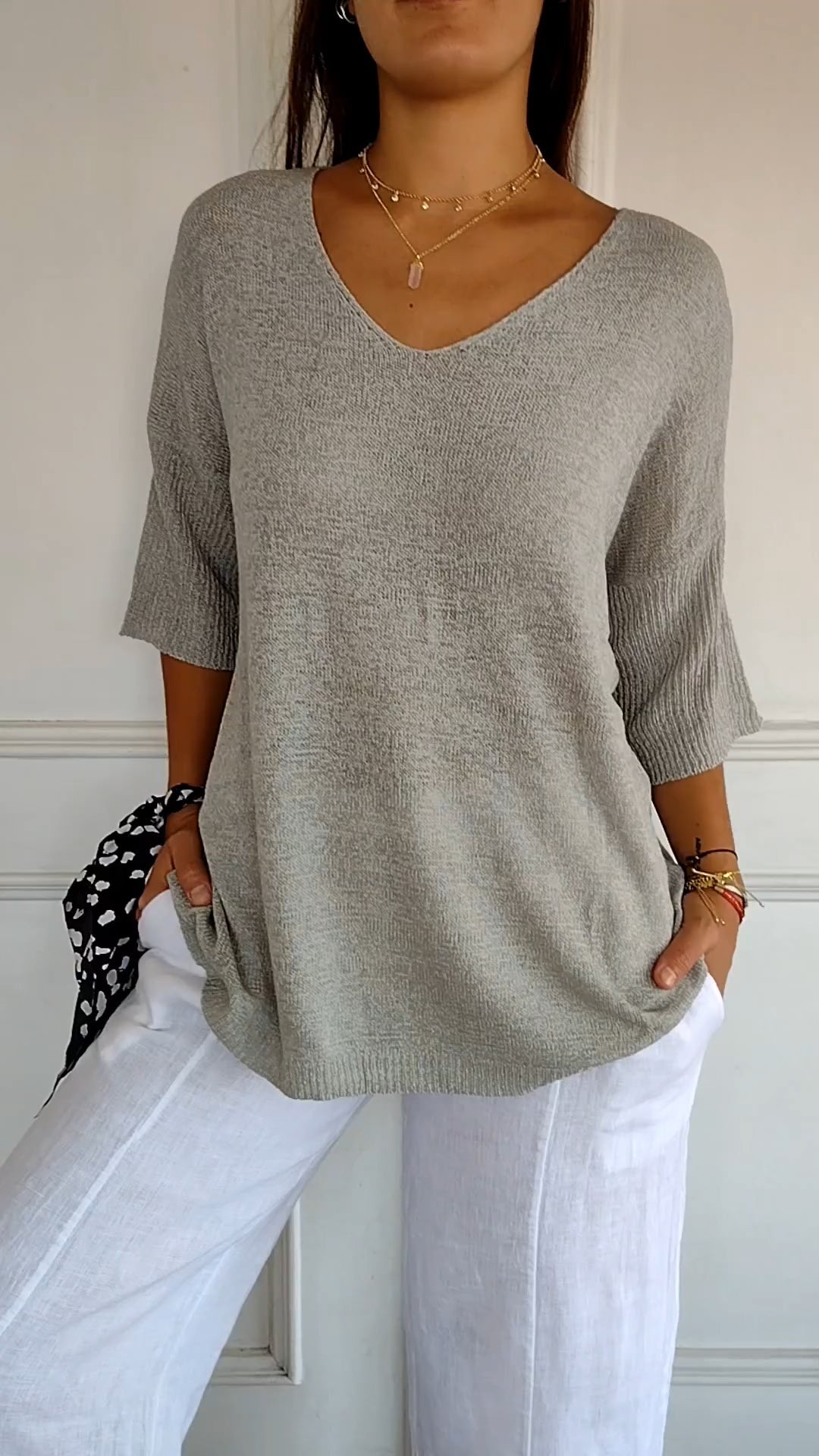 Jill - Women's V-Neck Knit Top