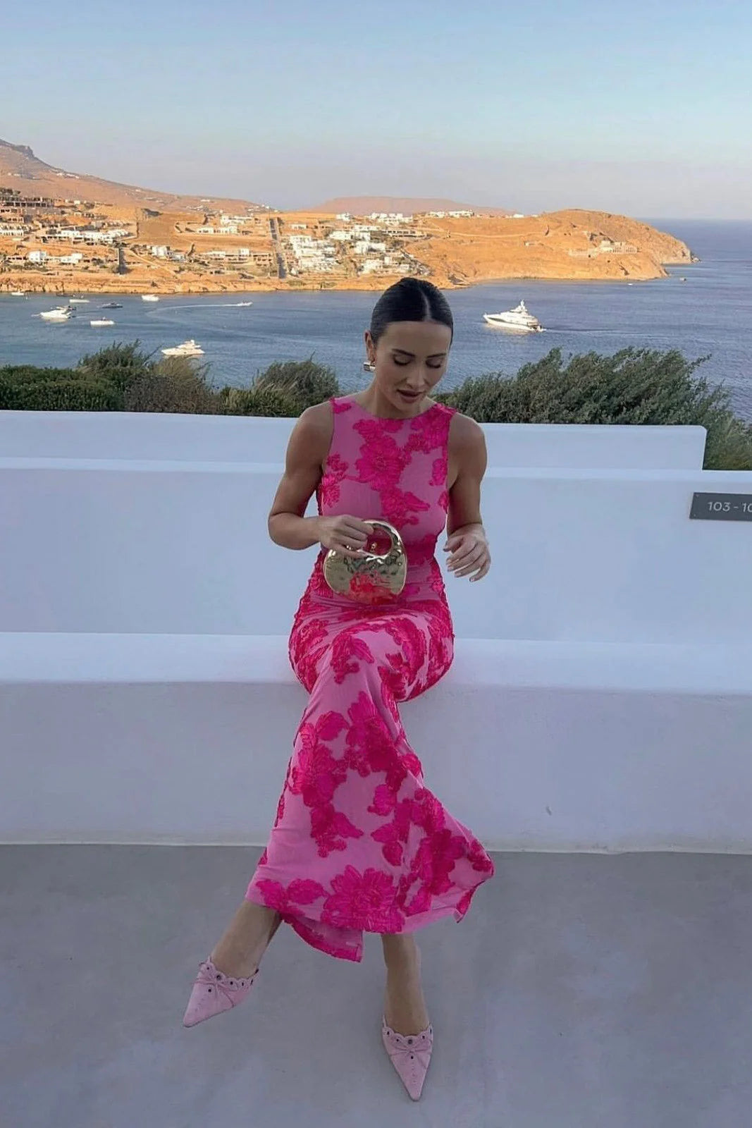 Talia - Women's Floral Embroidered Sleeveless Maxi Dress